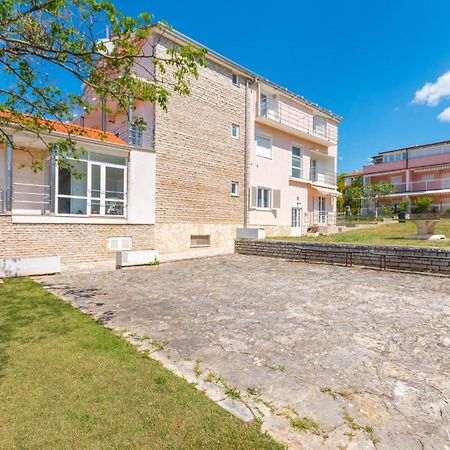 Awesome Apartment In Sveti Filip I Jakov W/ 1 Bedrooms Экстерьер фото