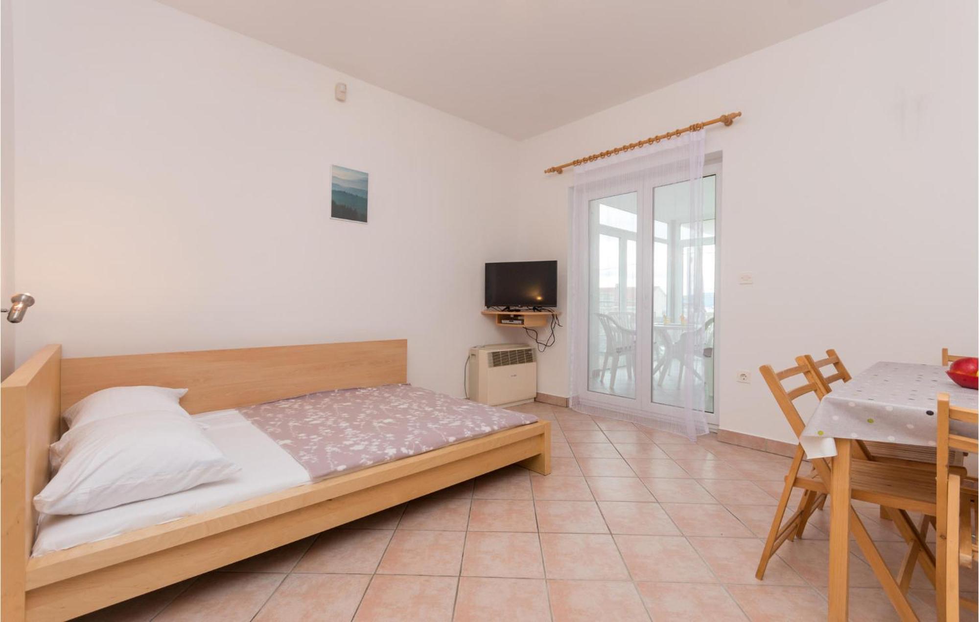 Awesome Apartment In Sveti Filip I Jakov W/ 1 Bedrooms Экстерьер фото