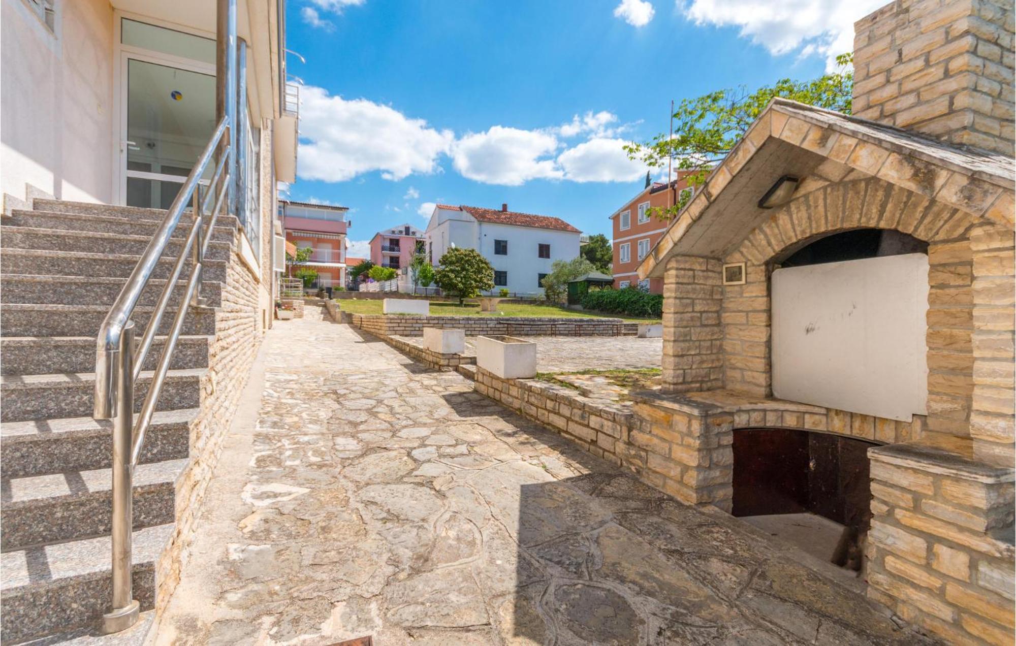 Awesome Apartment In Sveti Filip I Jakov W/ 1 Bedrooms Экстерьер фото