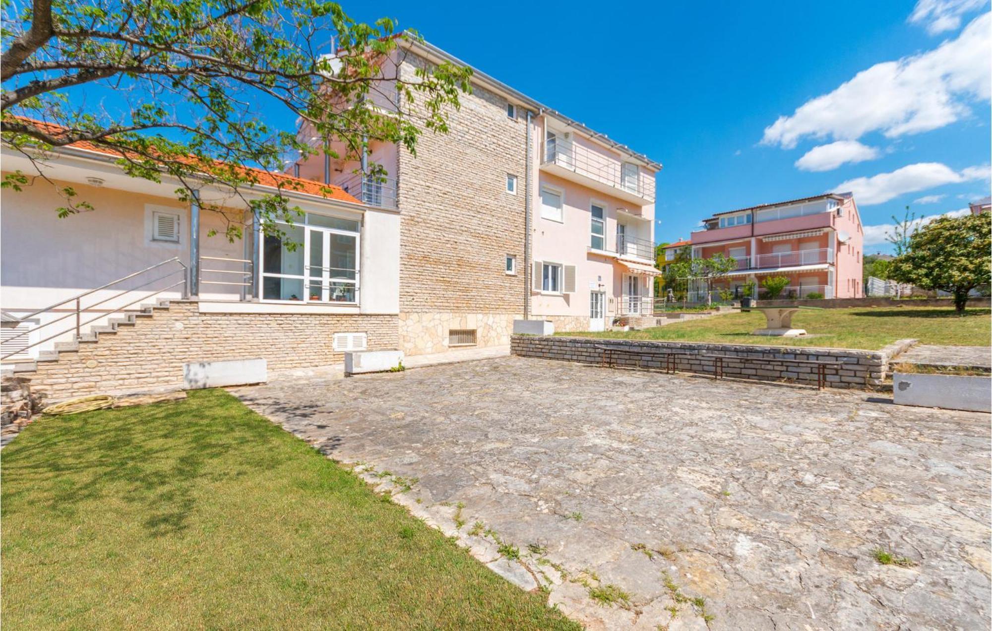 Awesome Apartment In Sveti Filip I Jakov W/ 1 Bedrooms Экстерьер фото